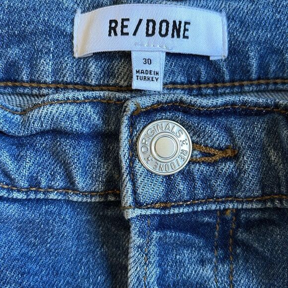 Re/Done 90s High Rise Loose Fit Medium Blue Straight Leg Jeans in Anti Fade - Picture 4 of 9